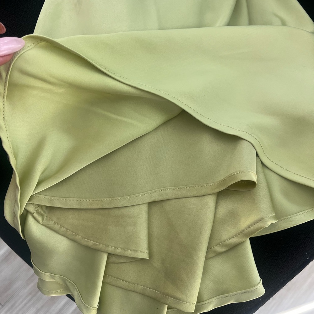 Meshki Light Green Backless Dress - Picture 4 of 5